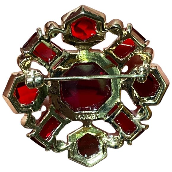 Monet Red Gem Statement Brooch Gold Tone Vintage Style Costume Jewelry Pin - Picture 5 of 9